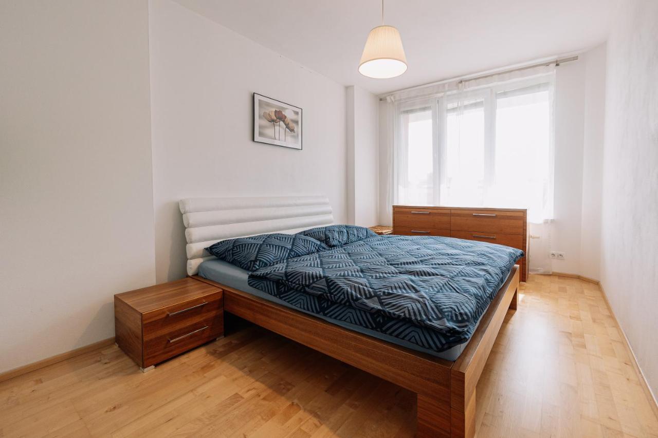 Apartment Family Bratislava Parking Slot Included! 외부 사진